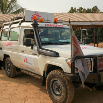 Ambulância de MSF no Hospital Distrital de Mamfe, Camarões, 2021. Foto: Scott Hamilton/MSF